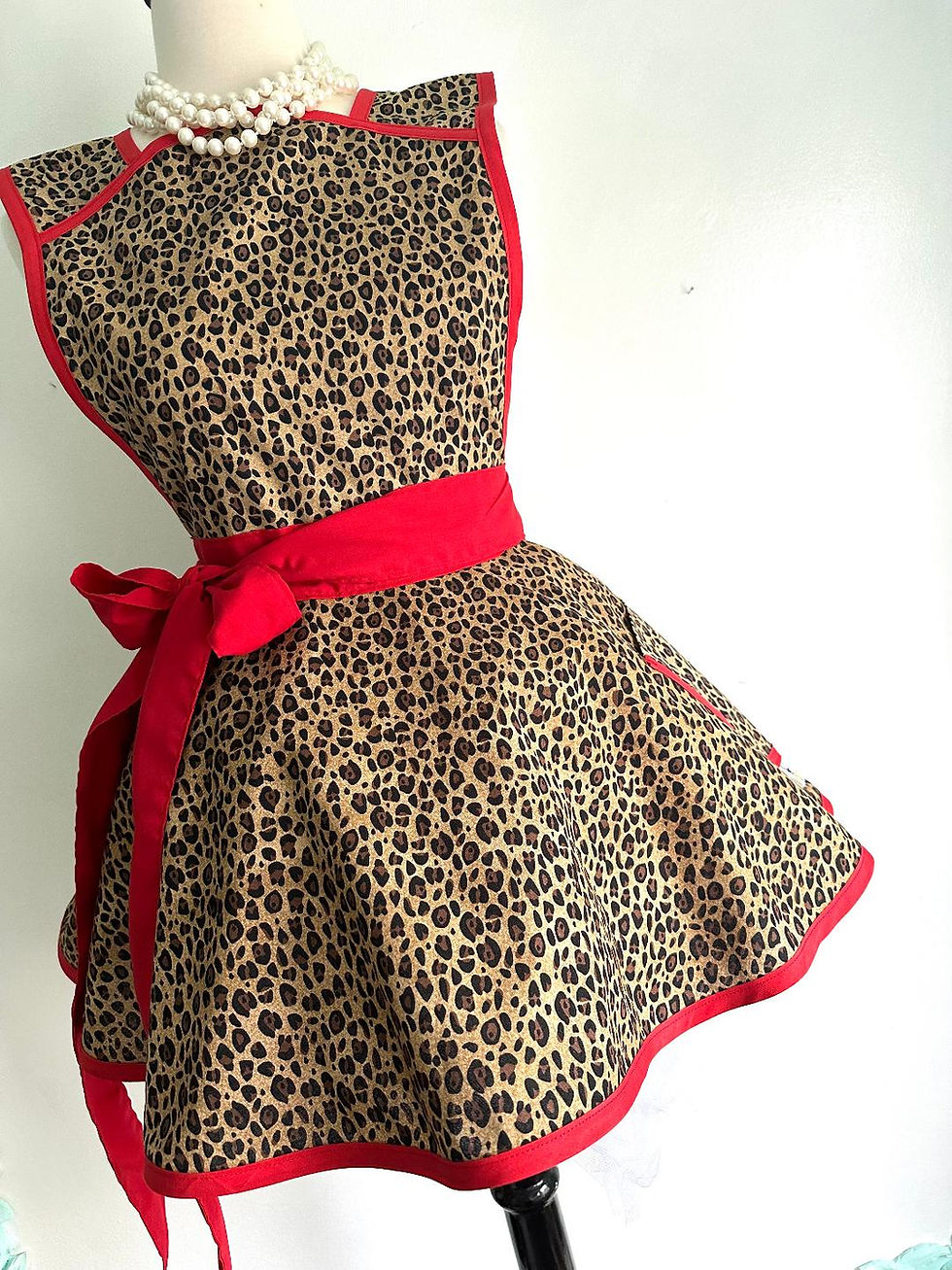 Thumbnail: Animal Print Red Trim Retro Circle Skirt Apron