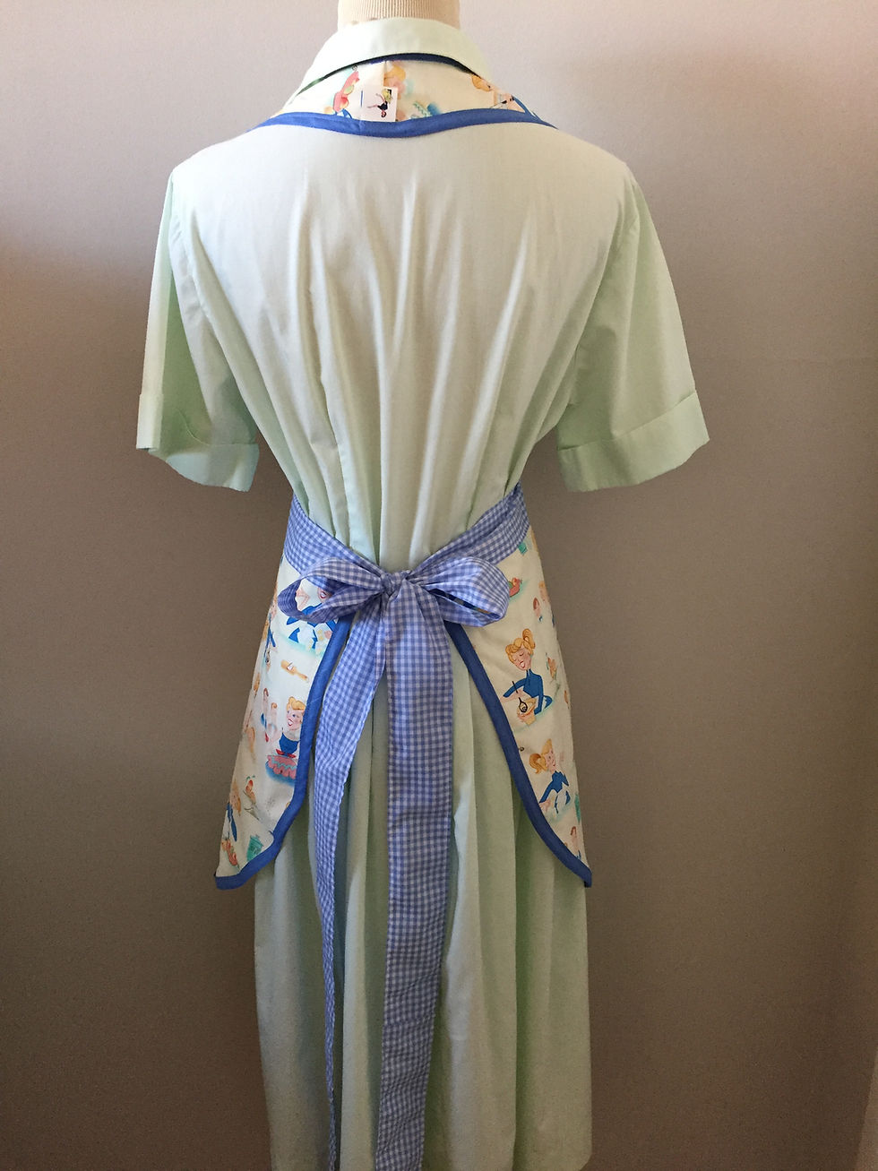 Thumbnail: Betty Bakes Flat Front Apron