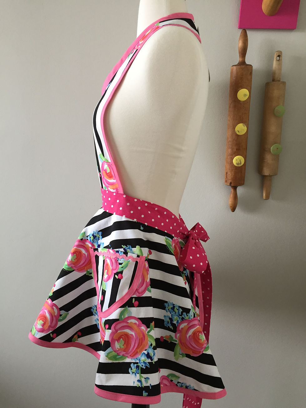 Thumbnail: Retro Apron Spring Circle Skirt Apron