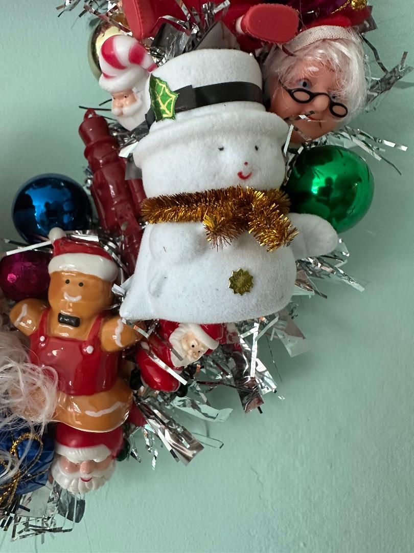 Thumbnail: Santa Head Retro Kitsch Christmas Wreath
