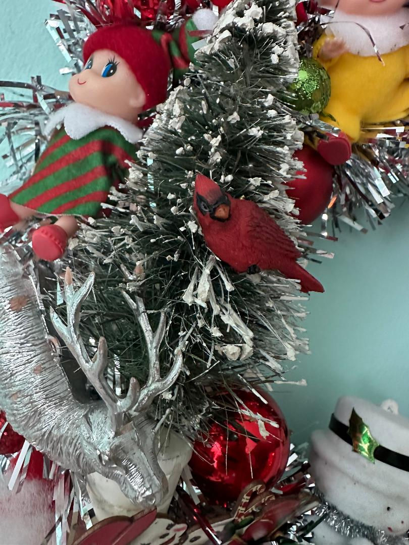 Thumbnail: Snowmen Retro Kitsch Christmas Wreath