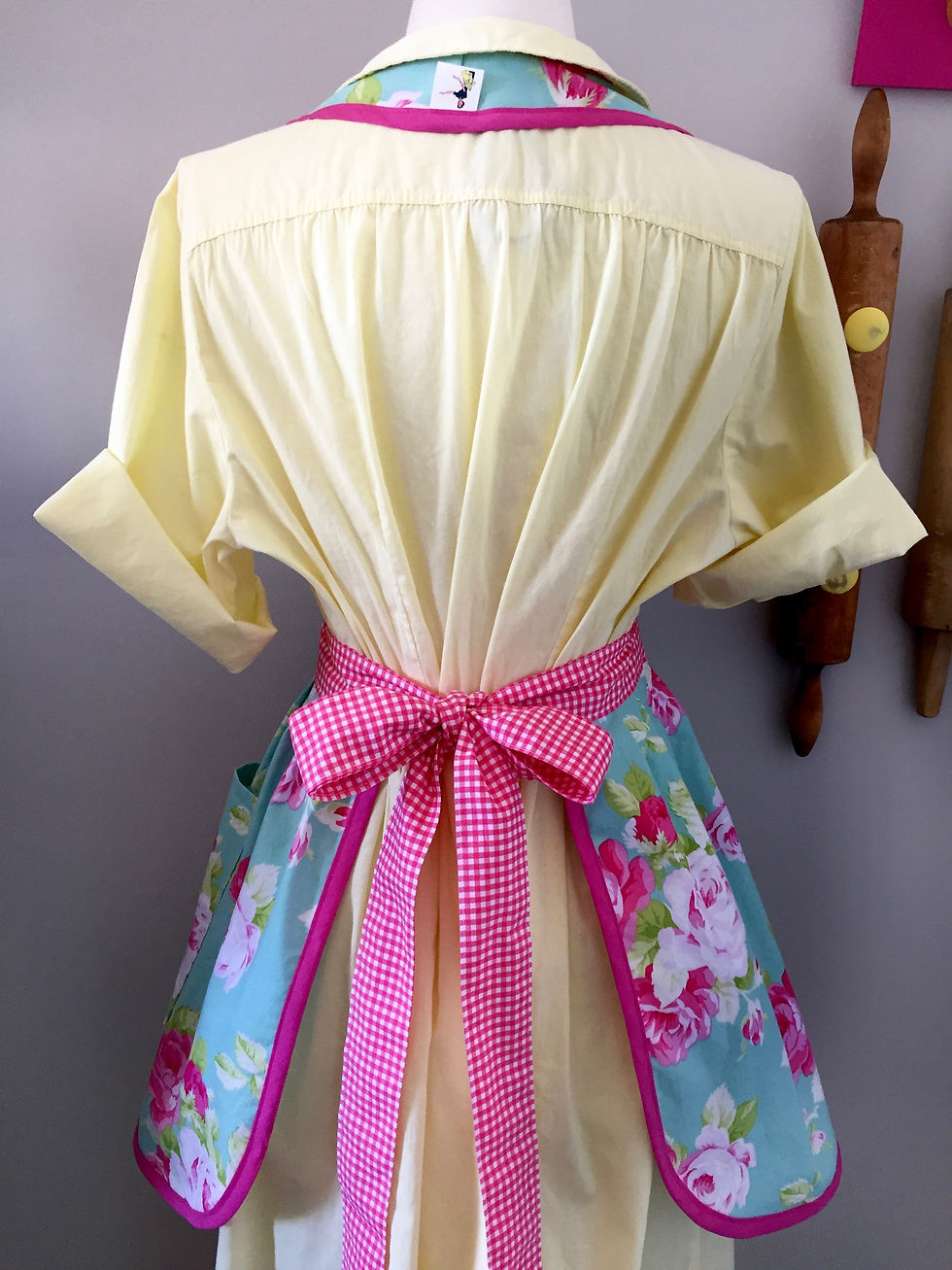 Thumbnail: Retro Apron Spring Bouquet Apron