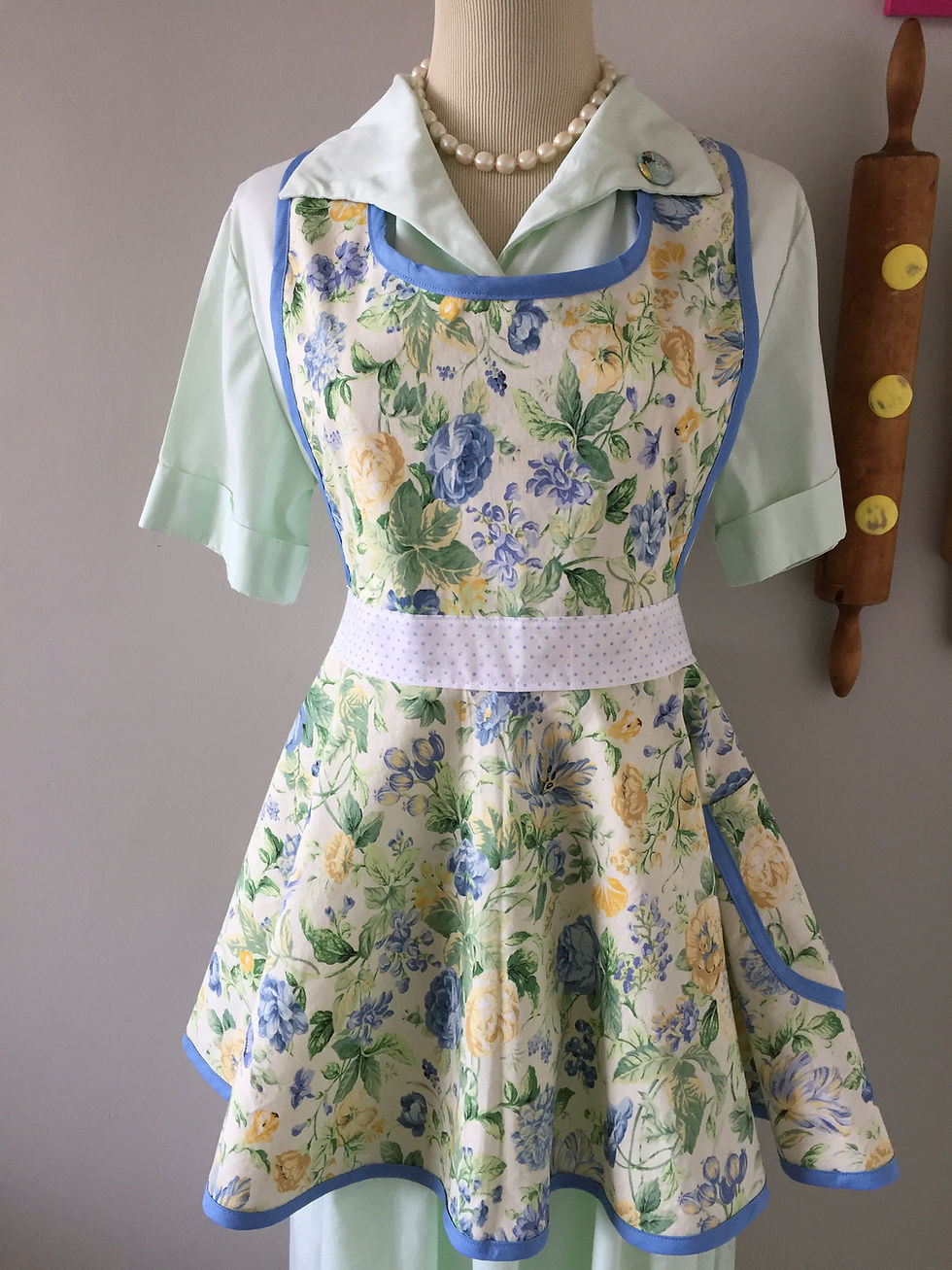 Thumbnail: Retro Apron English Garden Apron
