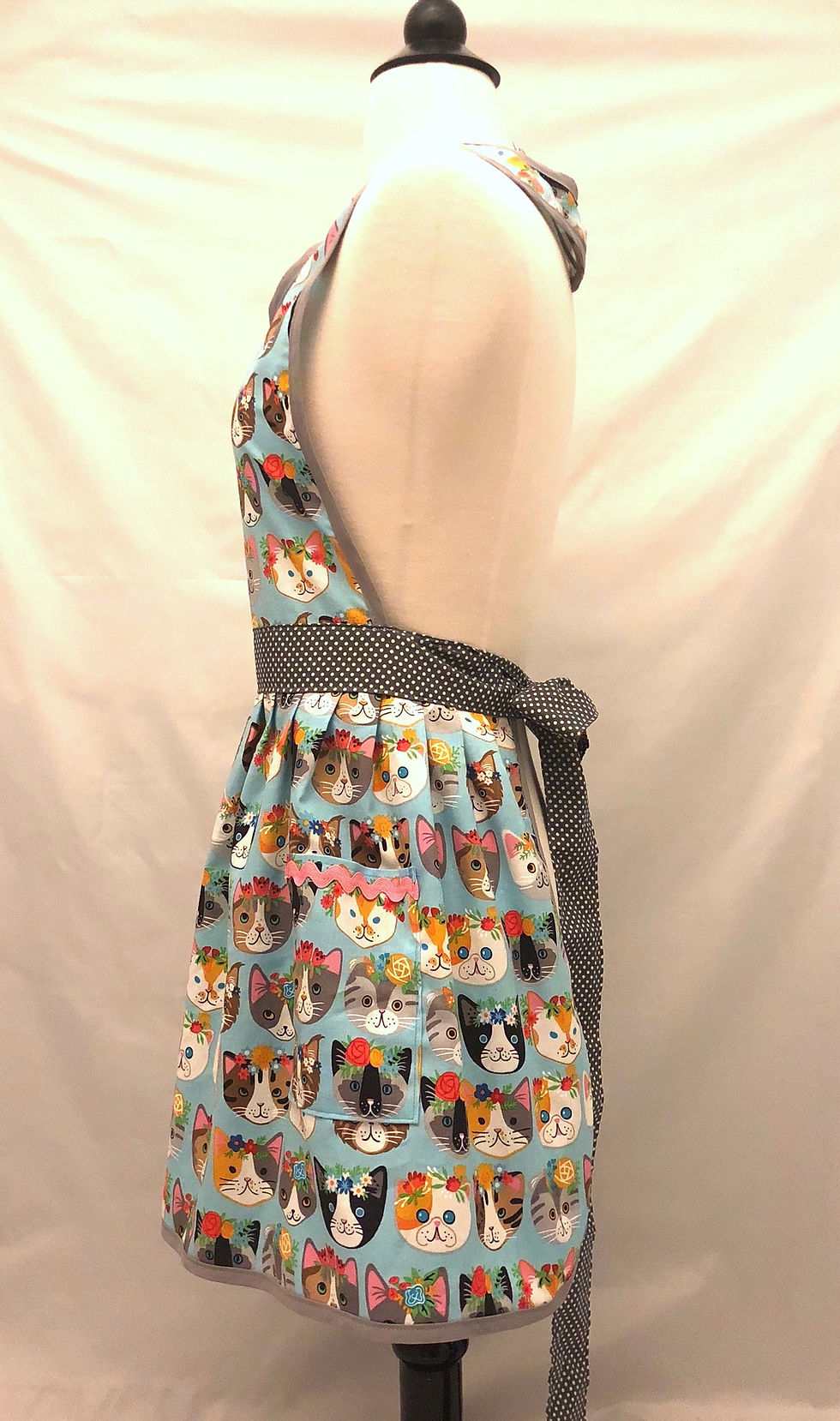 Thumbnail: Smitten Kitten Retro Apron