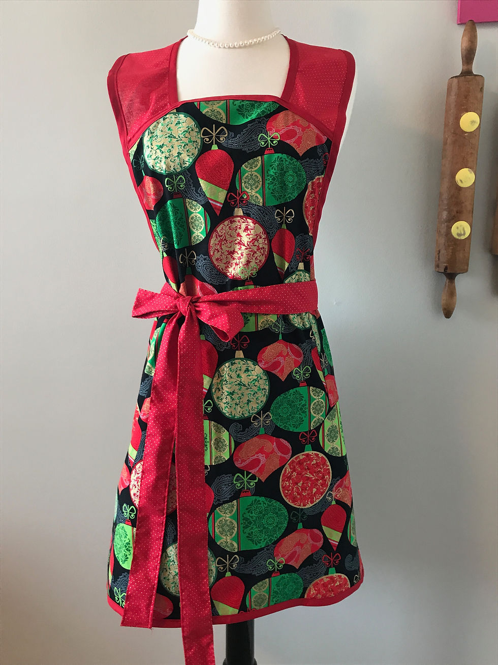 Thumbnail: Retro Apron Metallic Ornaments 1940's A-Line