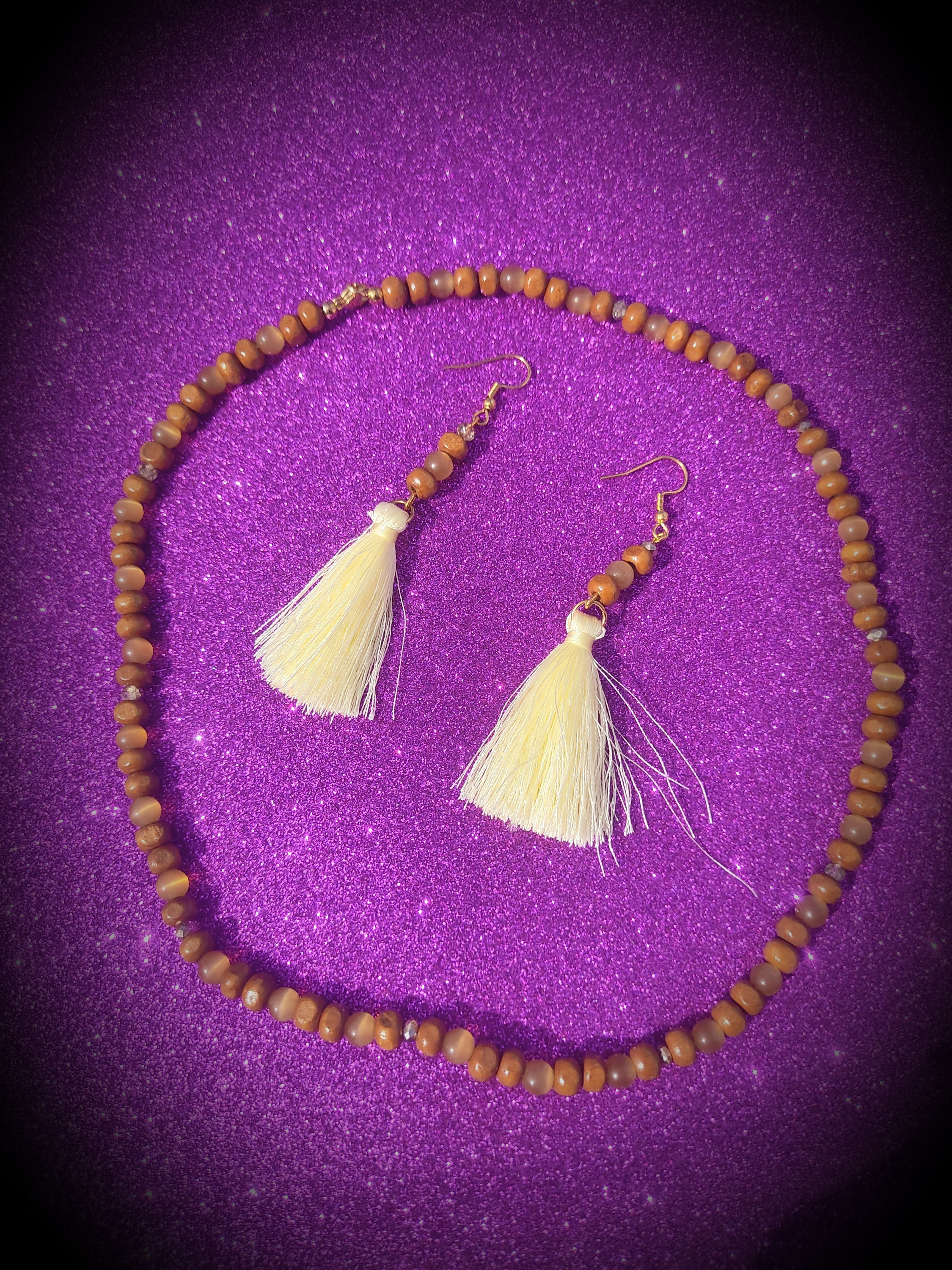 Conjunto terapêutico com Olho de Gato dourado [Therapeutic set with golden Cat's Eye]