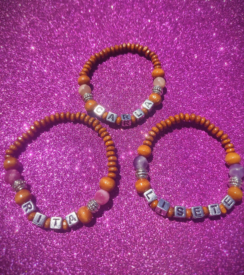 Pulseiras de vínculo afetivo [bonding bracelets]