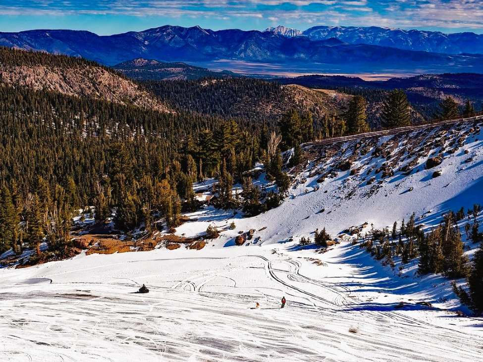 Mammoth lakes, California, Winter image. Free for use. (Pixabay)