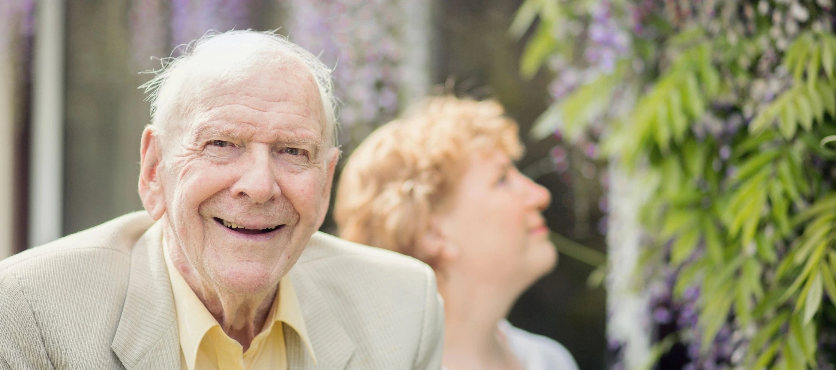 access-care-elderly-gentleman-at-home-with-his-live-in-care-client-and-carer.webp