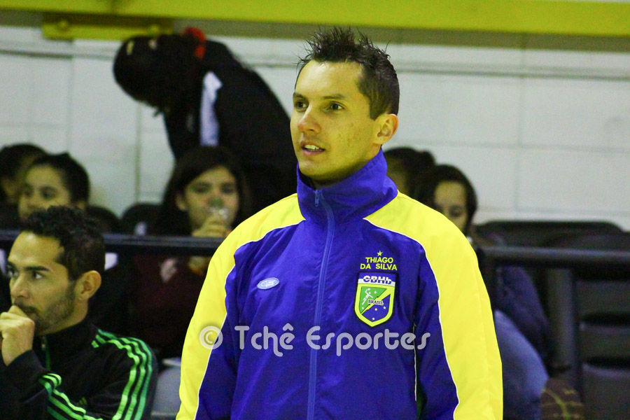 Thiago Marques, árbitro do jogo. (foto André Pereira / Tchê Esportes)