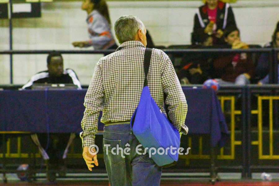 Super_Paulistão_Feminino_de_Handebol,_Federação_Paulista,_foto_André_Pereira,_Tchê_Esportes,_Outro_Ângulo_(4).jpg