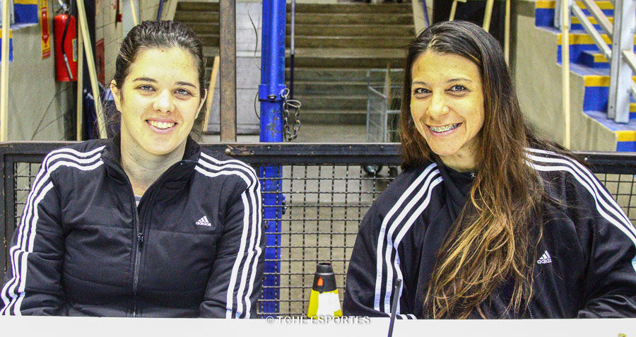 Claudia Mota, secretária e Erika Araujo, cronometrista. (foto André Pereira /Tchê Esportes)