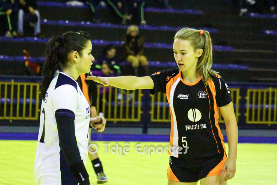Super_Paulistão_Feminino_de_Handebol,_Federação_Paulista,_foto_André_Pereira,_Tchê_Esportes,_Outro_Ângulo_(23).jpg