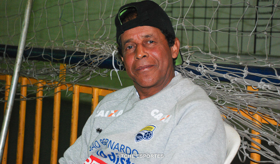Seu Izildo. "Dono" do Baetão. (foto Fe Rodrigues /Tchê Esportes)