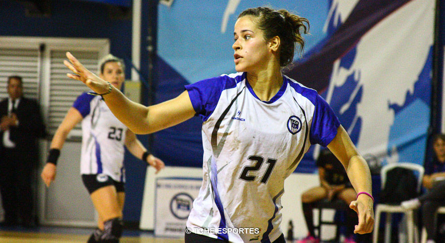 Mayara de volta às quadras. (foto André Pereira / Tchê Esportes)