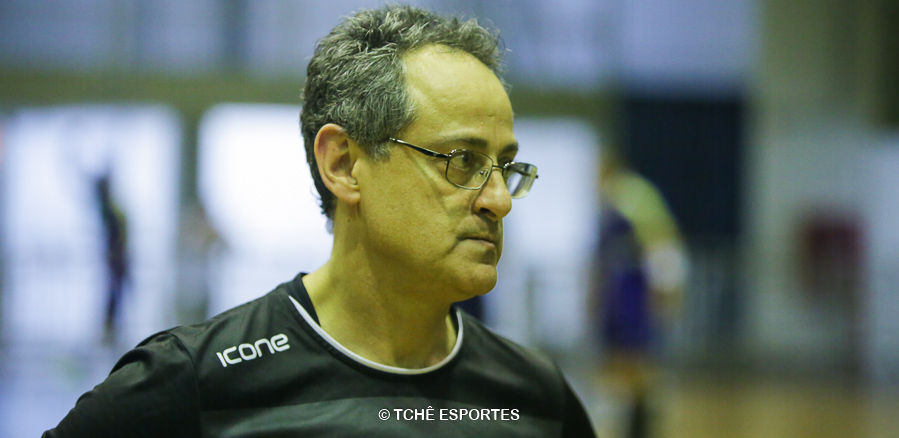 Washington Nunes, técnico do São Caetano. (foto arquivo Tchê Esportes)