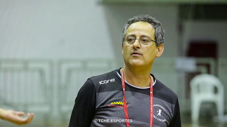 Washington Nunes, técnico do São Caetano. (foto arquivo Tchê Esportes)