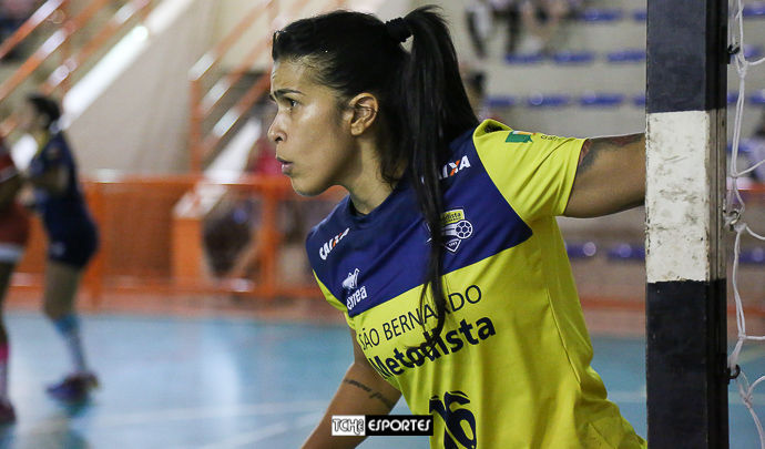 Ariadne Tomaz, goleira da Metodista. (foto André Pereira / Tchê Esportes)
