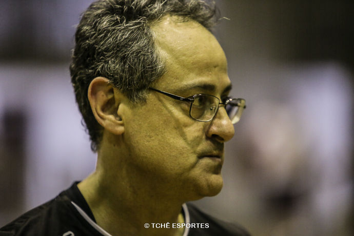 Washington Nunes, técnico do São Caetano. (foto arquivo Tchê Esportes)