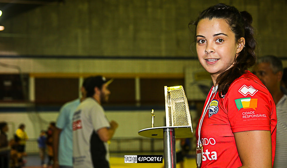 Ellen Araújo, ponta direita da Metodista. (foto Fe Rodrigues / Tchê Esportes)
