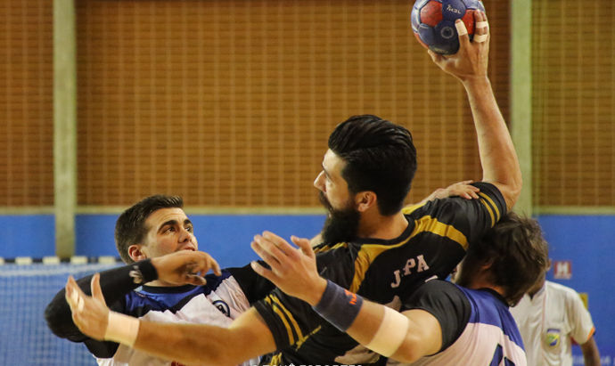 Em jogo de reclamaçÔes, São Caetano vence Pinheiros na Liga