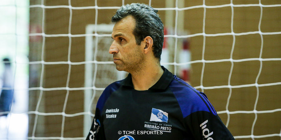 Miguel Jabur, técnico de Ribeirão Preto. (foto arquivo Tchê Esportes)