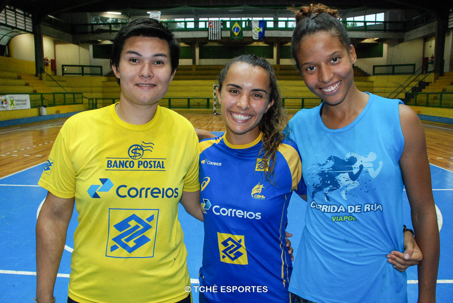 Dayana, Thamiris Duarte e Priscila Santos. Reforços importantes. (foto André Pereira / Tchê Esportes)
