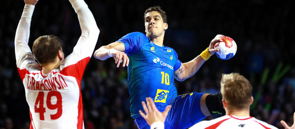 Brasil arruma o time no Mundial de Handebol e vence a Polônia