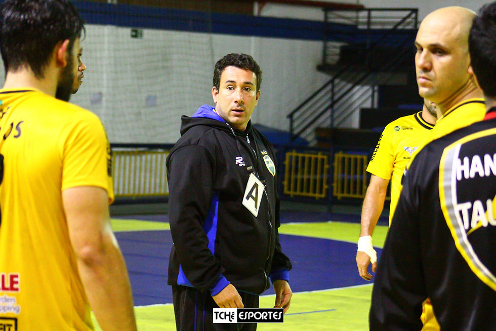 Marcus Tatá, técnico do Handebol Taubaté (SP) (arquivo Tchê Esportes)