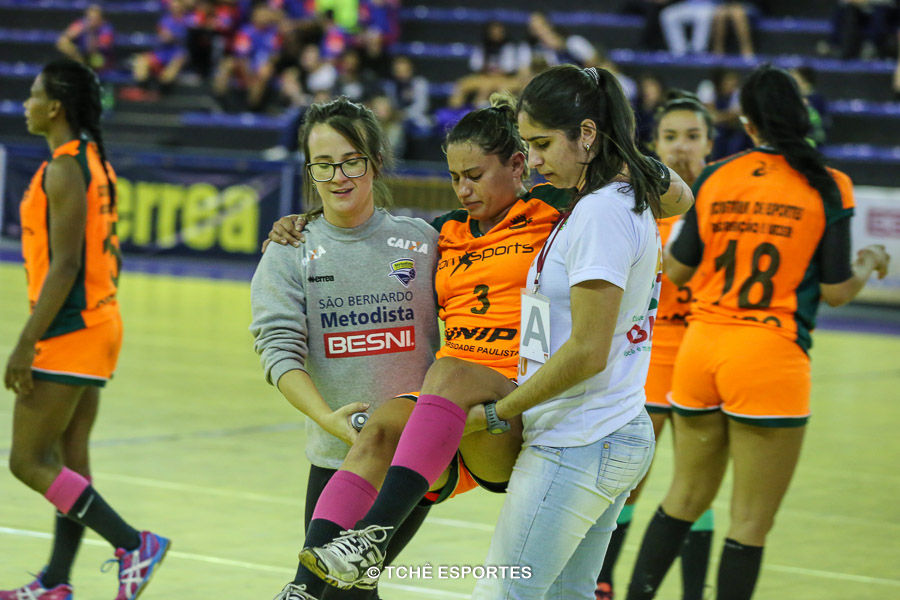 Geisa, armadora de Osasco. (foto André Pereira / Tchê Esportes)