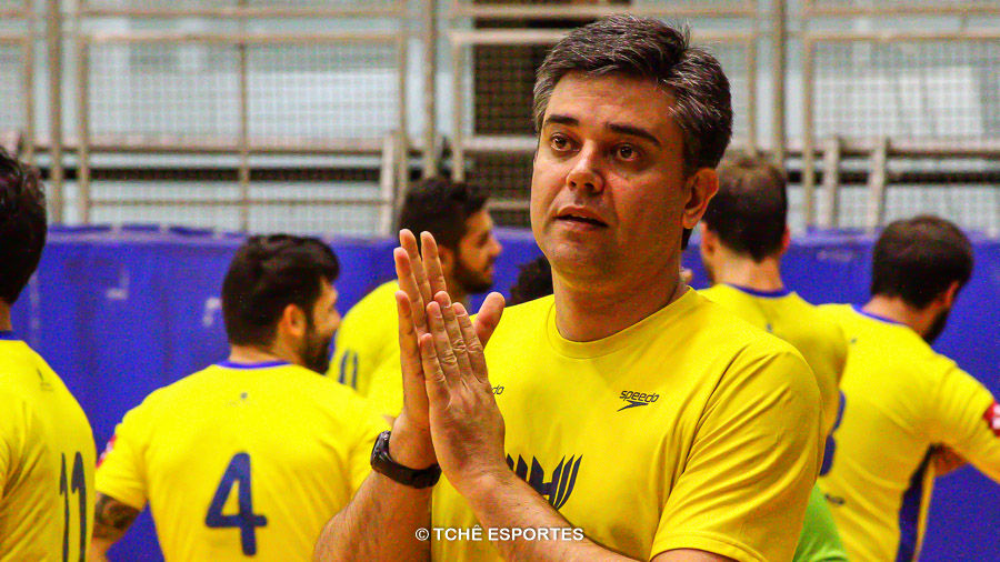 Álvaro Herdeiro, técnico da Hebraica. (foto arquivo Tchê Esportes)