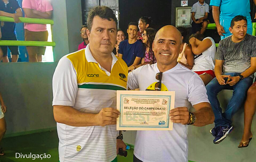 Karlos Sacco (à esquerda). foi eleito melhor técnico da competição. (foto Divulgação)
