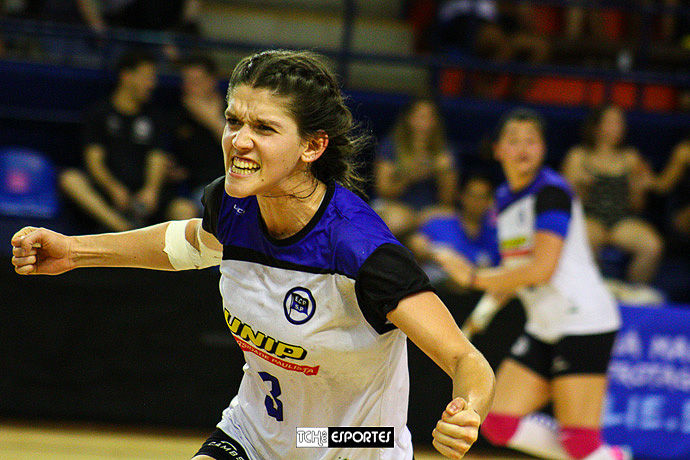 Juliana Lima, Pinheiros. (foto André Pereira /Tchê Esportes)