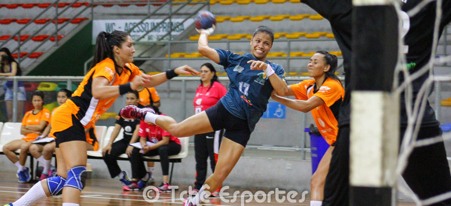 CEPE Santos leva susto mas vence Jundiaí no handebol