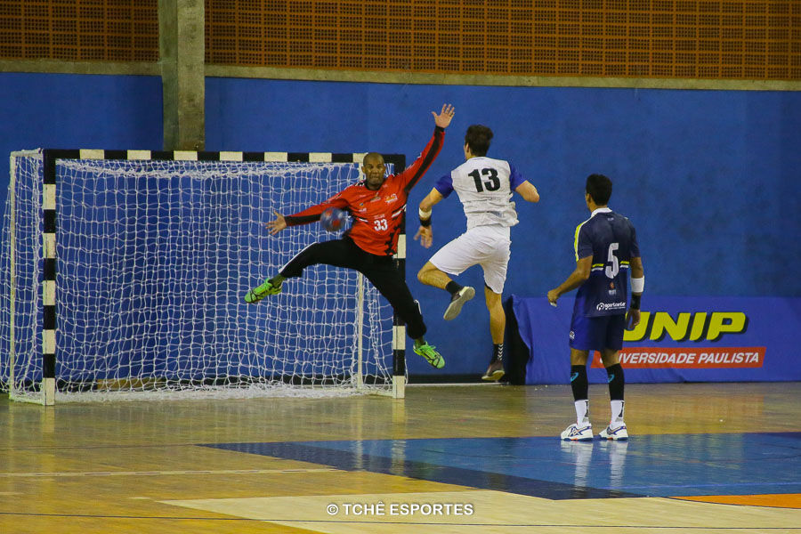 Michael, o Cuba, goleiro do São José. (foto André Pereira / Tchê Esportes)