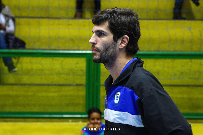 Alex Aprile, técnico do EC Pinheiros. (foto André Pereira / Tchê Esportes)