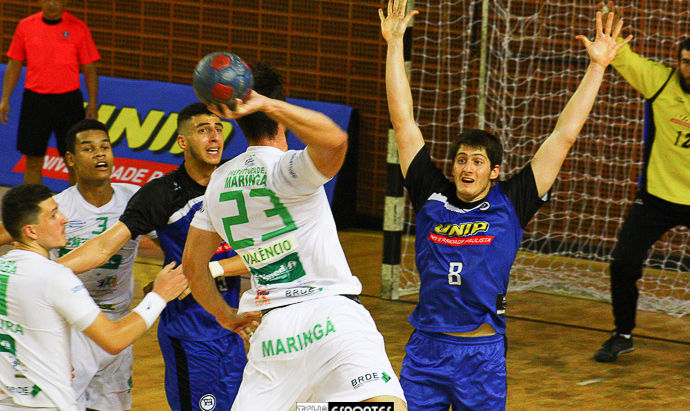 Pinheiros vence MaringĂĄ e sobe para terceiro na Liga Masculina