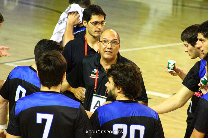 Hortelan, técnico do Pinheiros. (foto André Pereira / Tchê Esportes)