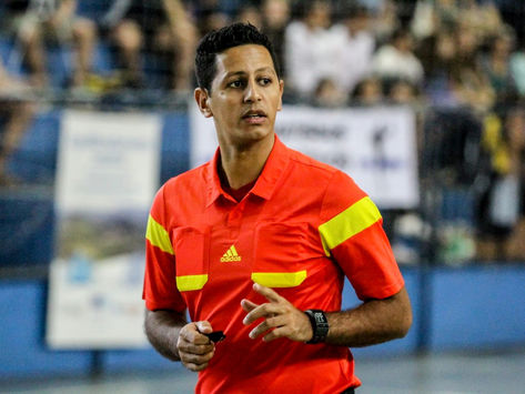 A exaustiva rotina de um árbitro internacional em competições