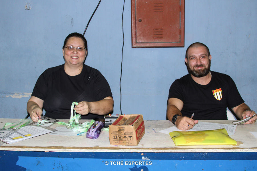 Cronometrista e Secretário: Martha Augusto e Daniel Minzon (foto André Pereira / Tchê Esportes)