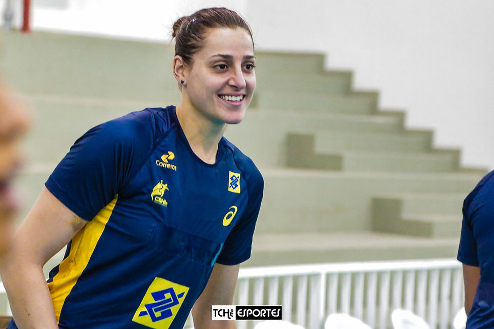 Duda Amorim em treino da Seleção Brasileira de Handebol. (foto Tchê Esportes)