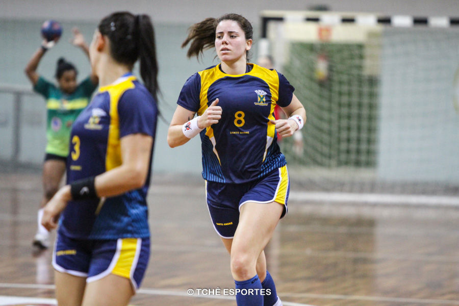 Carol Fajardo, do Santo André, artilheira do jogo. (foto André Pereira / Tchê Esportes)