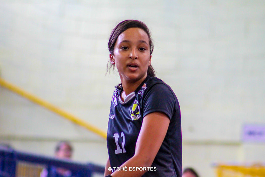 Thalita Saraiva, continua a defender a equipe em 2016. (foto arquivo Tchê Esportes)