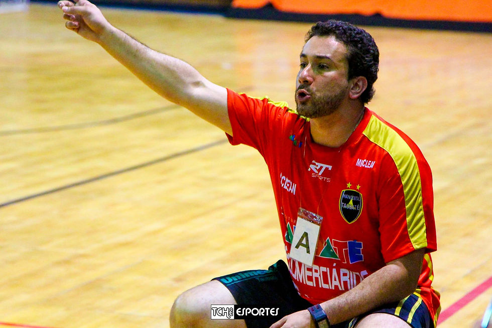 Tatá, técnico do Taubaté. (foto arquivo Tchê Esportes)