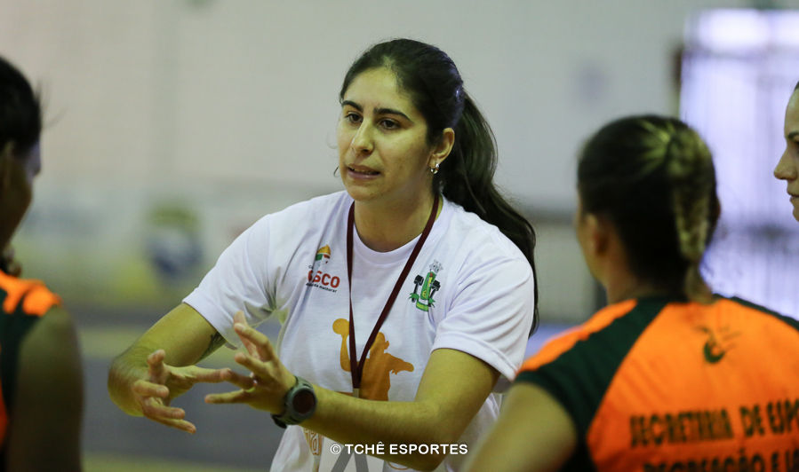 Renata Hernandes, técnica do Osasco. (foto André Pereira / Tchê Esportes)