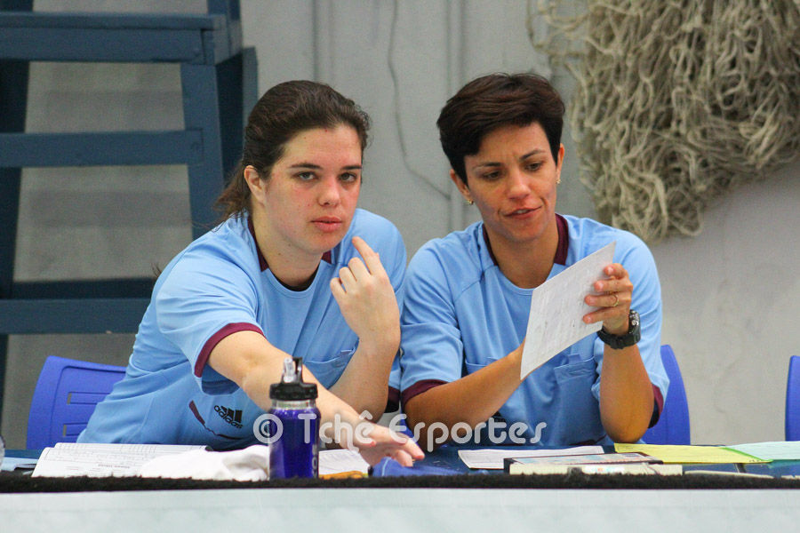Cláudia e Samara, secretária e cronometrista da FPHb