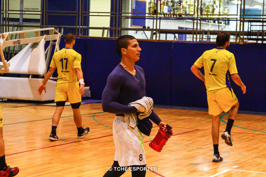 Ettore Reis ainda em recuperação. (foto André Pereira / Tchê Esportes)