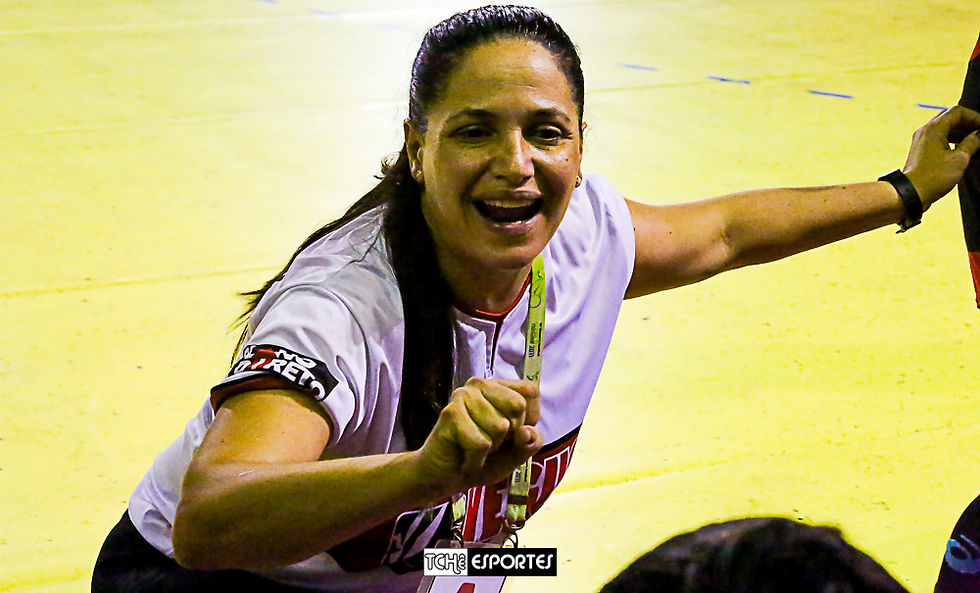Meg, treinadora do Guarulhos. (foto André Pereira / Tchê Esportes)