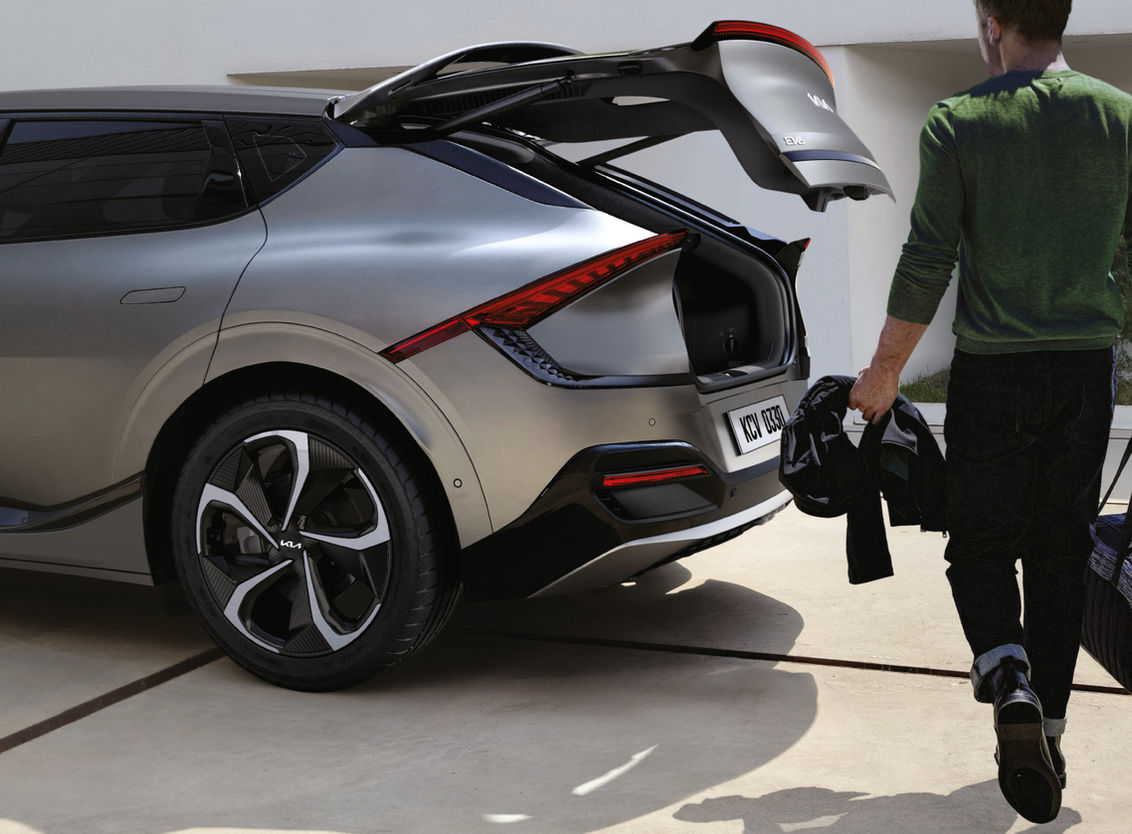 CV_22MY_EU_LHD_Smart_tailgate.jpg