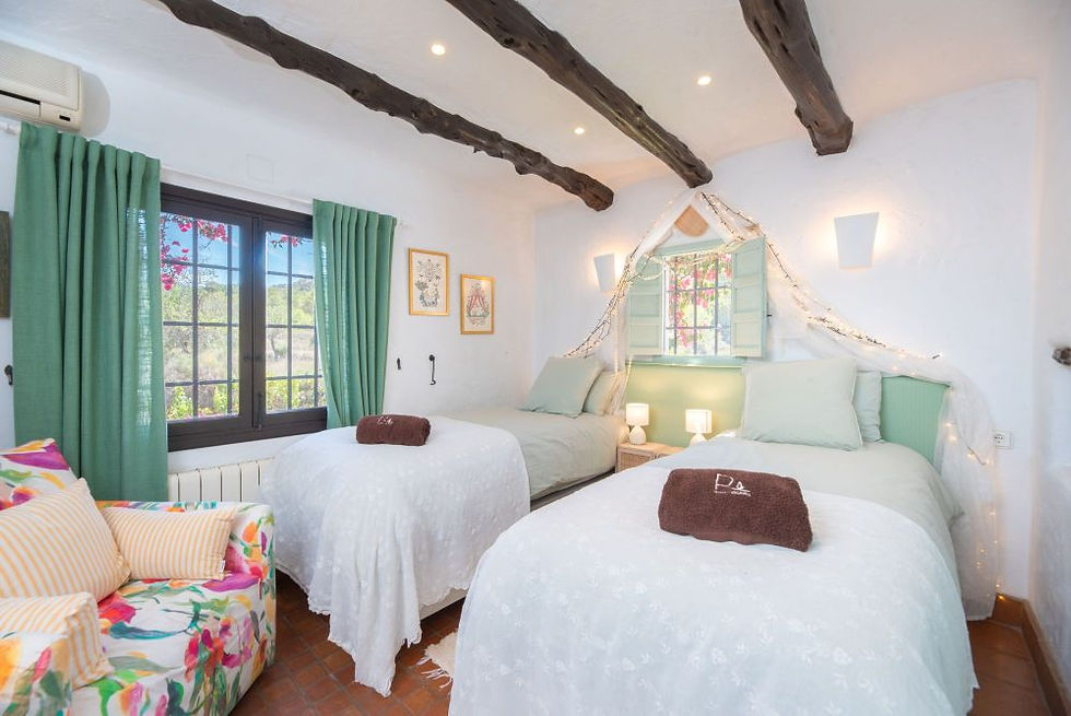 Bedroom-Gracioneta-double-or-2-singles-1.jpg